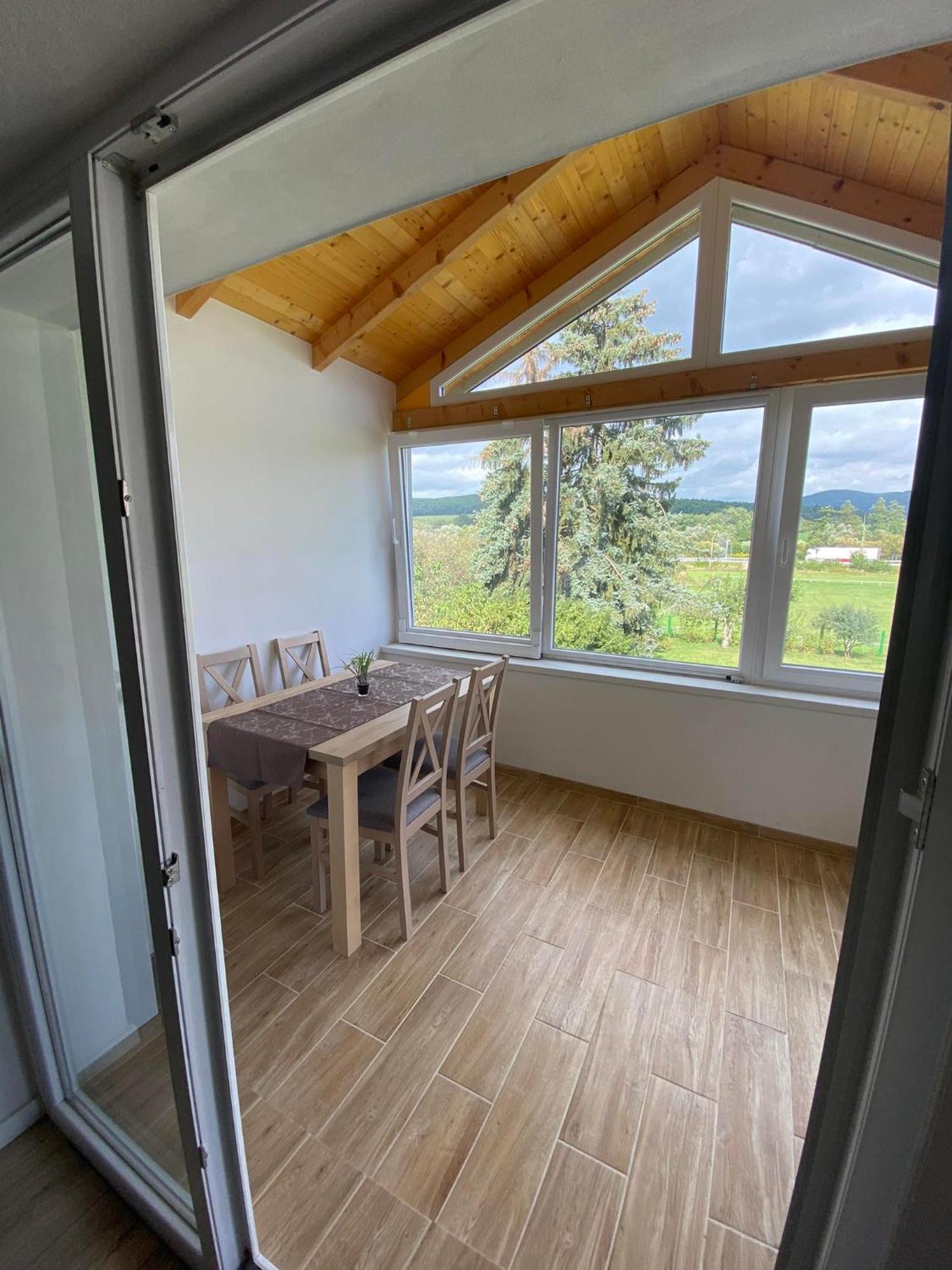 Apartman Nikol Prievidza Extérieur photo