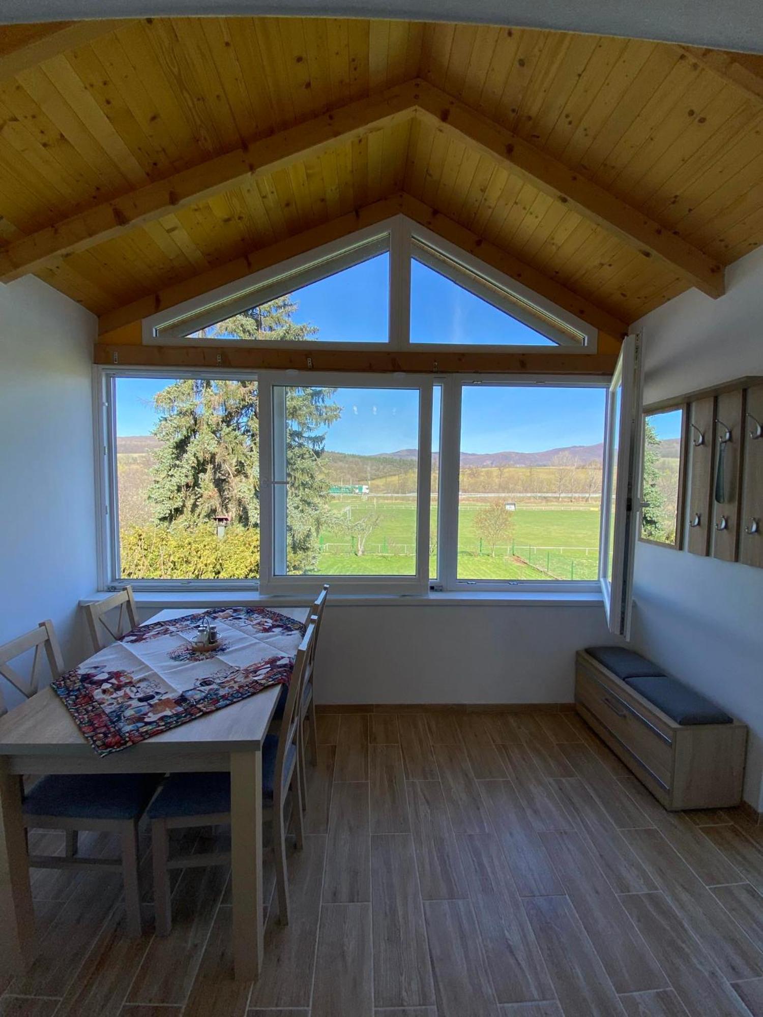Apartman Nikol Prievidza Extérieur photo